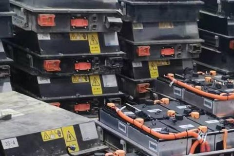 ㊣泰和上模乡收废旧钴酸锂电池☯废电动车电池回收☯专业回收三元锂电池